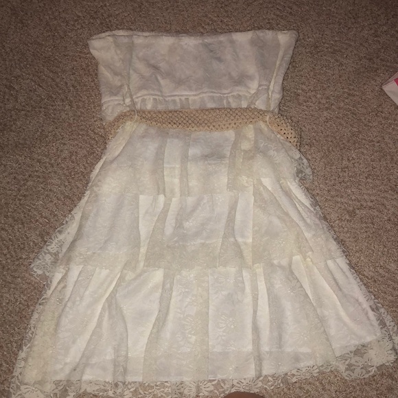 Strapless white dress - Picture 2 of 3